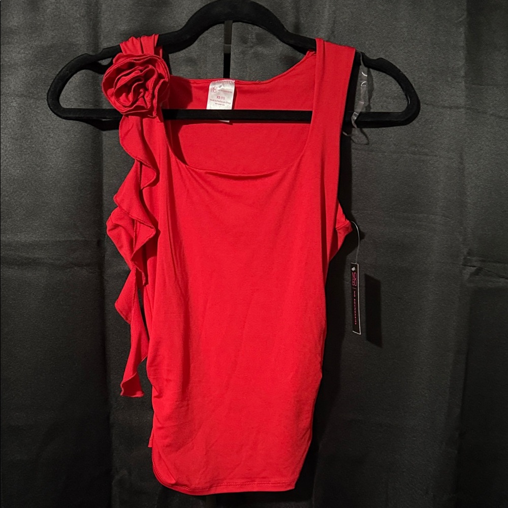 Elegant Red Sleeveless Tank Top with Floral Accent NWT from No Boundaries